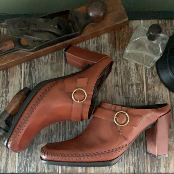 VS Chestnut Leather Block Heel Mules - Picture 1 of 16